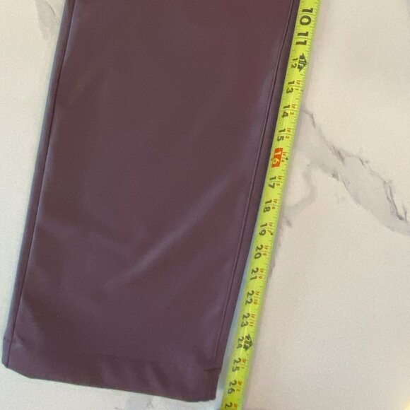 Reitmans - Vegan-leather, Straight leg, Maroon pants, Size 8 - Picture 7 of 8